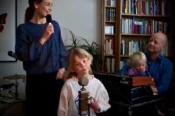 Familiegudstjeneste på Zoom til søndag